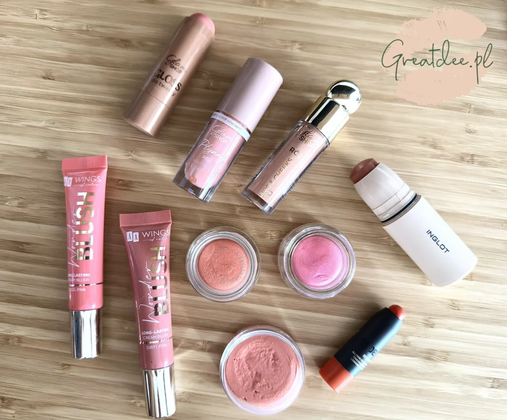 kremowe produkty do makijazu roze